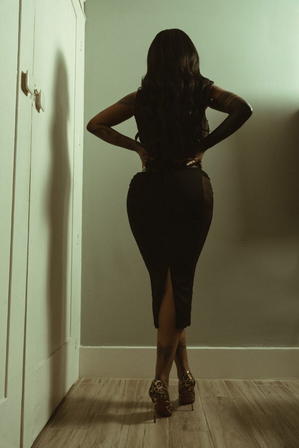 Pay Tribute to Mistress LaRose